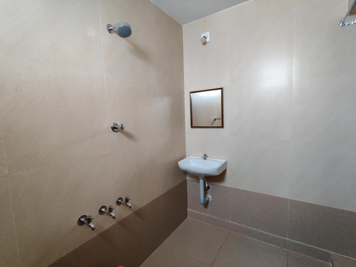 Vyavahar Lodge 우두피 외부 사진