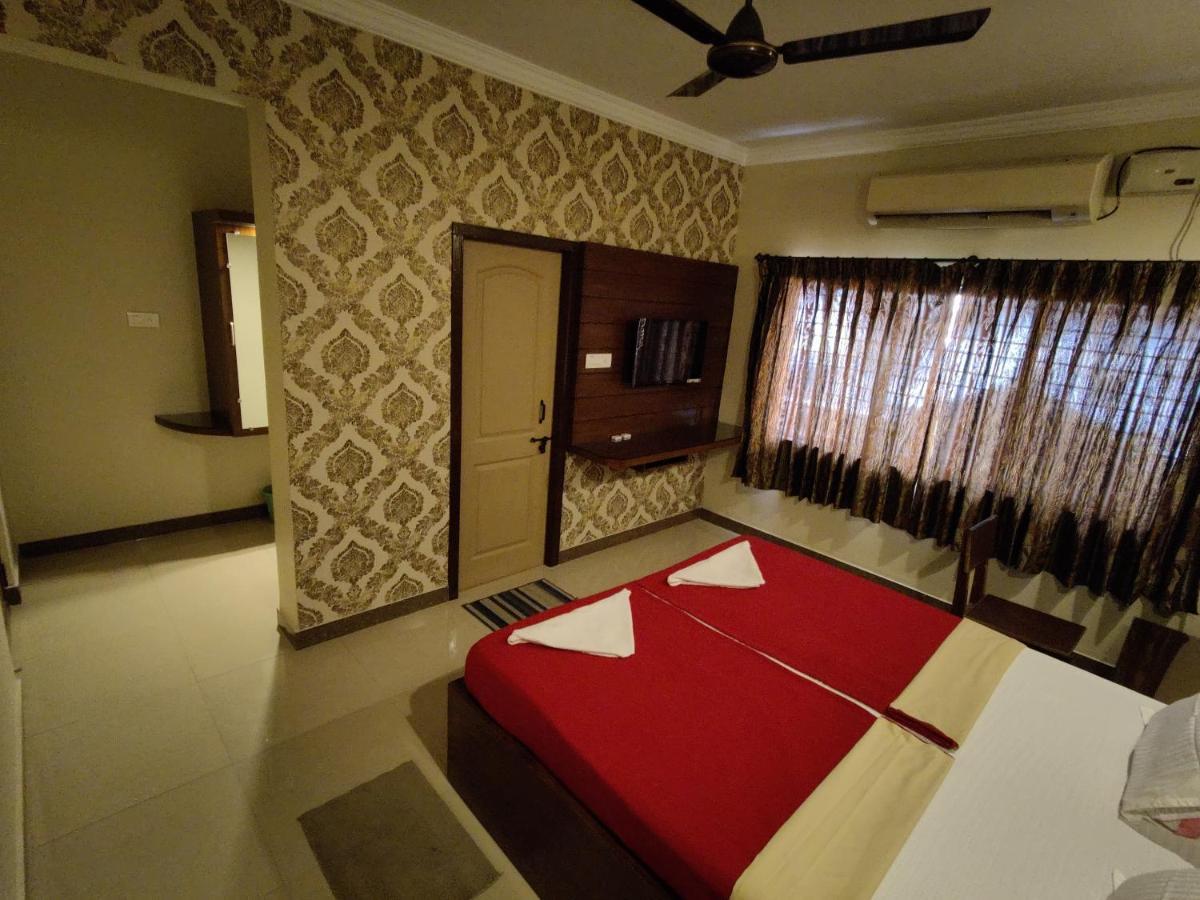 Vyavahar Lodge 우두피 외부 사진
