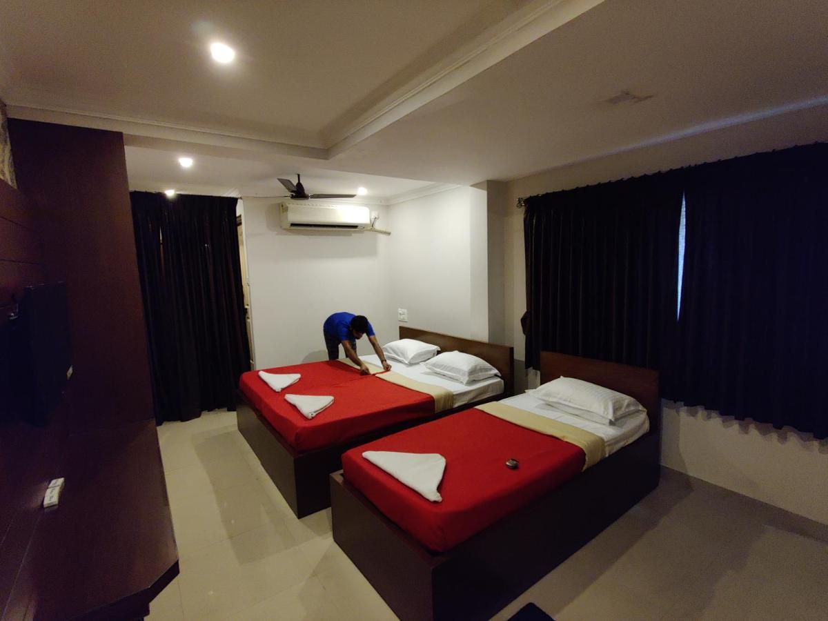 Vyavahar Lodge 우두피 외부 사진