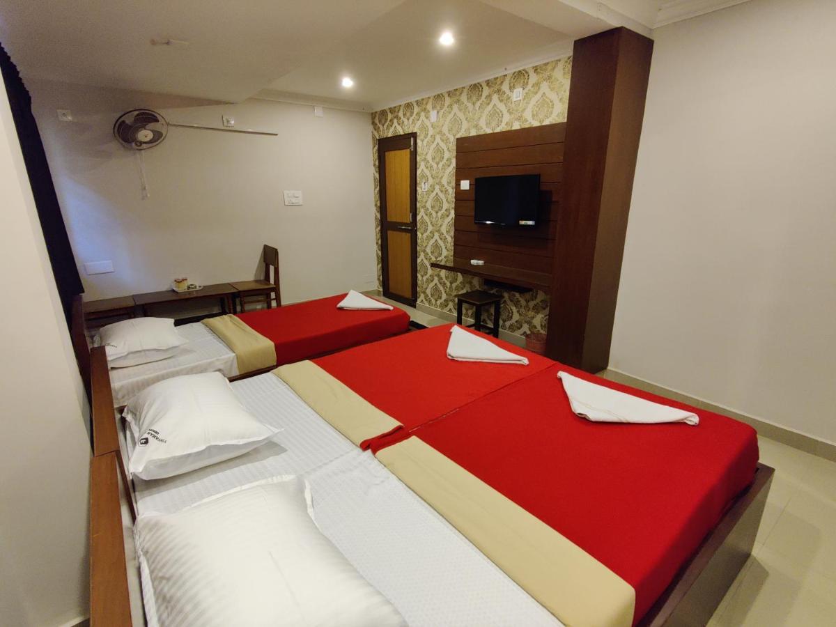 Vyavahar Lodge 우두피 외부 사진