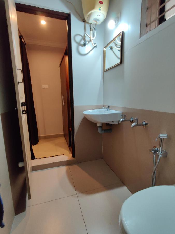 Vyavahar Lodge 우두피 외부 사진
