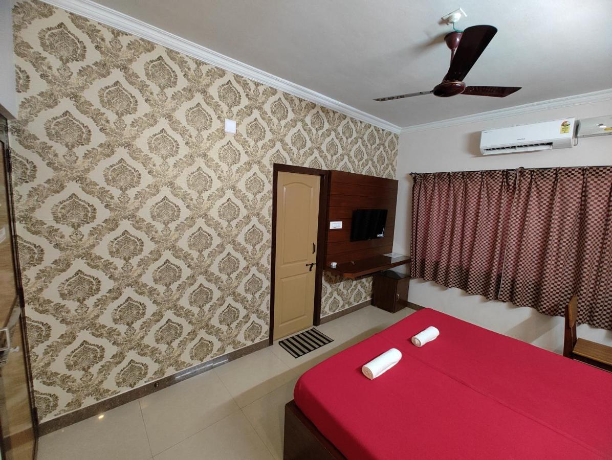 Vyavahar Lodge 우두피 외부 사진