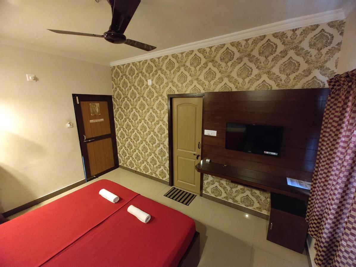 Vyavahar Lodge 우두피 외부 사진