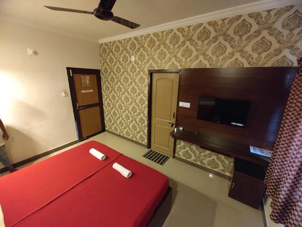 Vyavahar Lodge 우두피 외부 사진