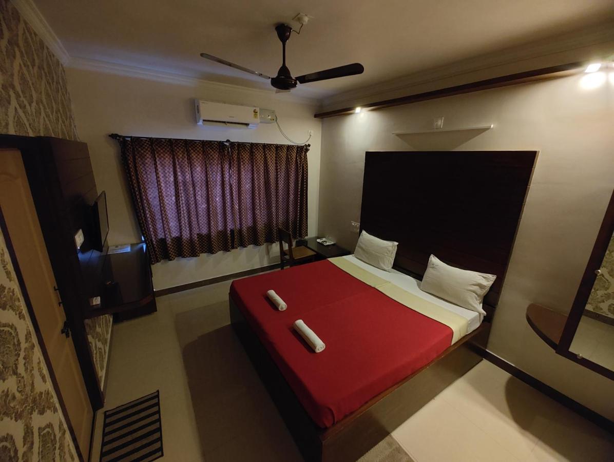 Vyavahar Lodge 우두피 외부 사진
