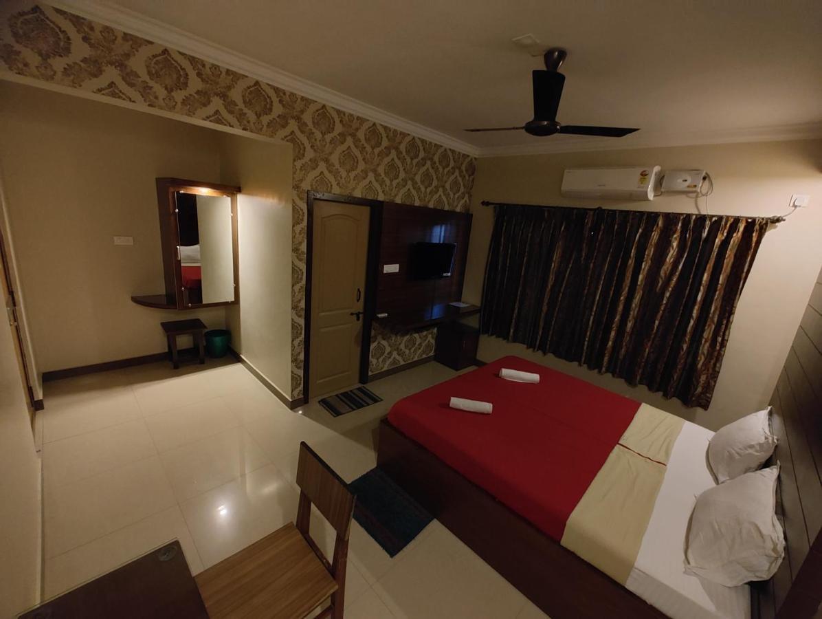 Vyavahar Lodge 우두피 외부 사진